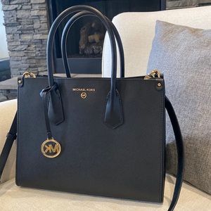 Like New Michael Kors Purse